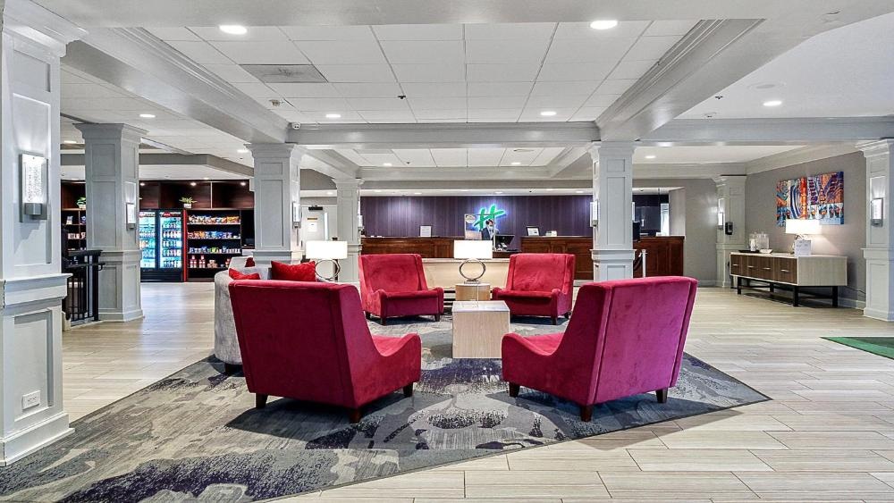 Holiday Inn Chicago Northwest/Crystal Lake/Convention Center